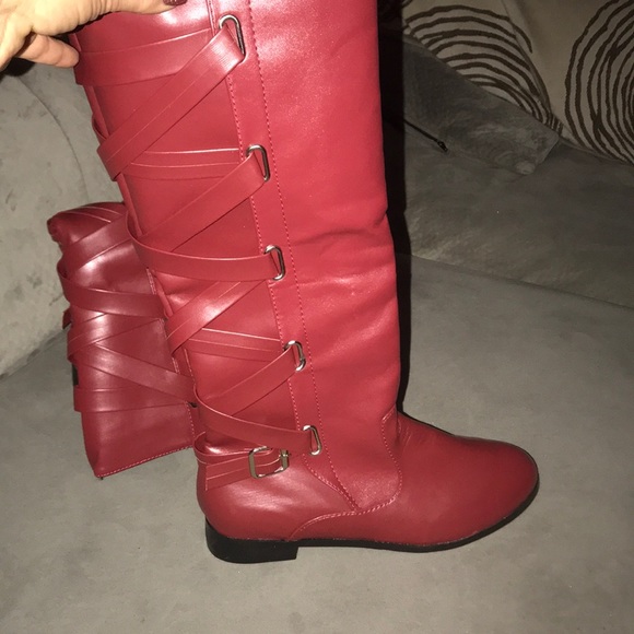 Sharp new high boots - Picture 3 of 5